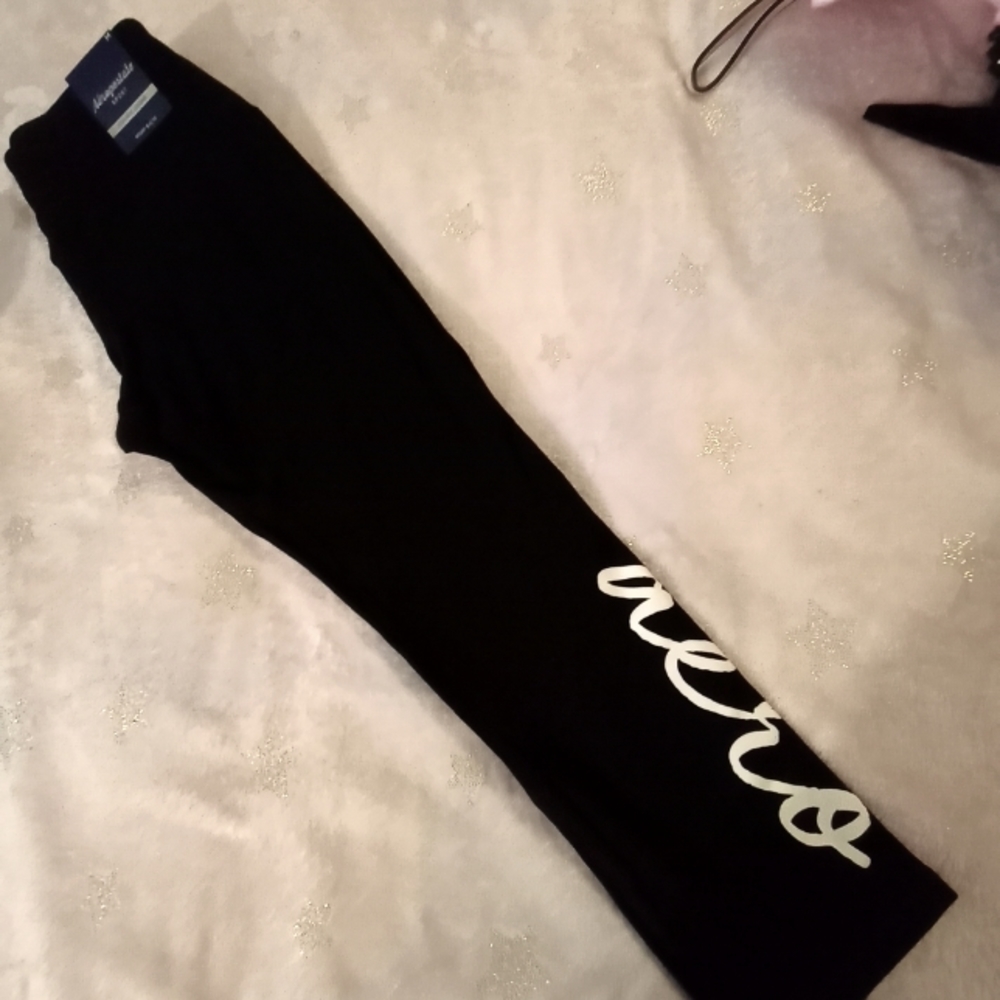 NWT WOMEN'S SIZE MEDIUM LEGGINGS